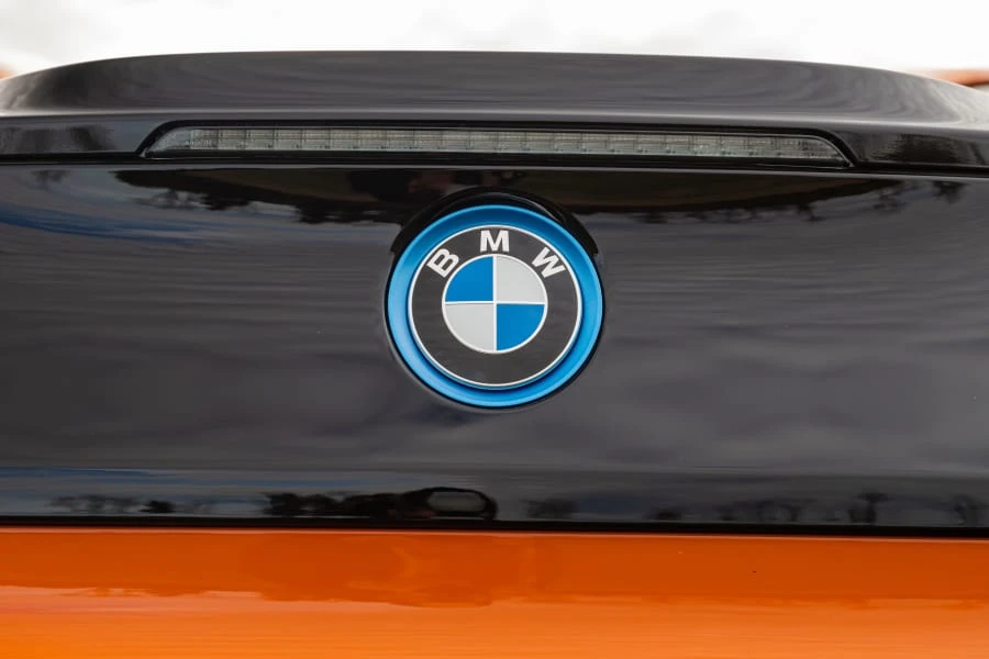 2019 BMW i8 - Image 15 of 31