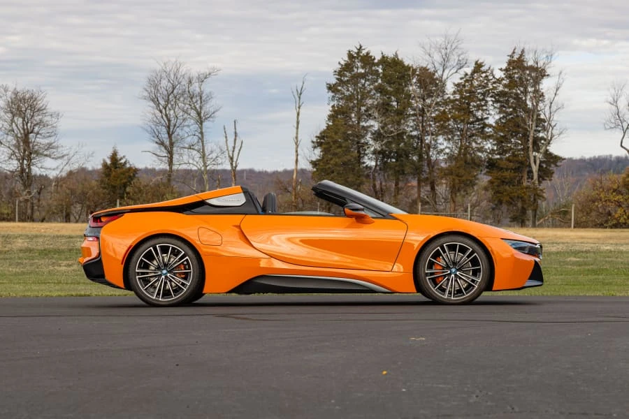 2019 BMW i8 - Image 2 of 31