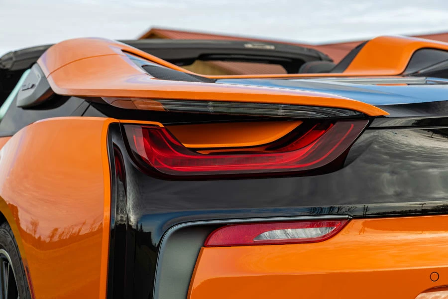 2019 BMW i8 - Image 9 of 31