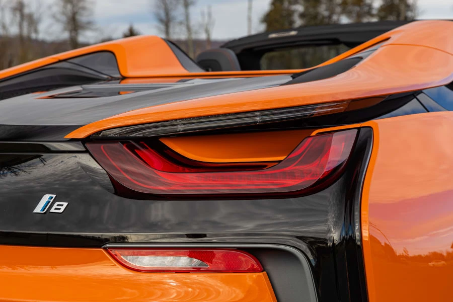 2019 BMW i8 - Image 12 of 31