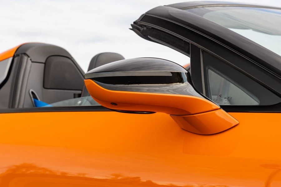 2019 BMW i8 - Image 11 of 31