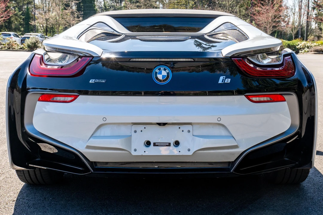 2019 BMW i8 - Image 5 of 31