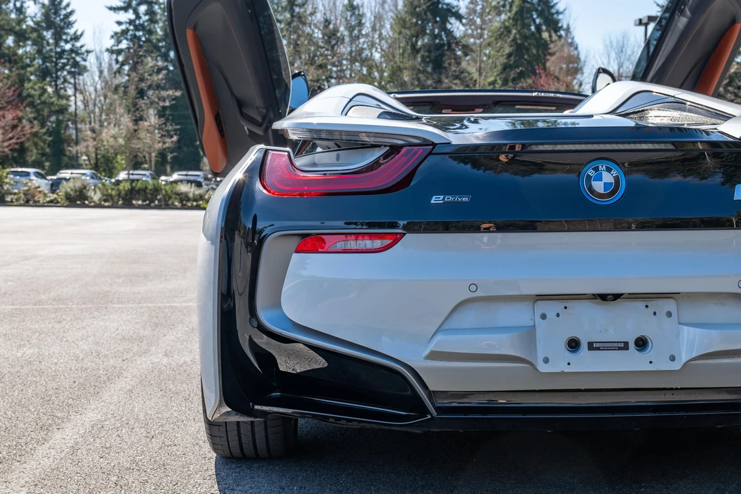 2019 BMW i8 - Image 27 of 31
