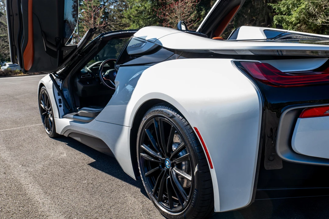 2019 BMW i8 - Image 25 of 31