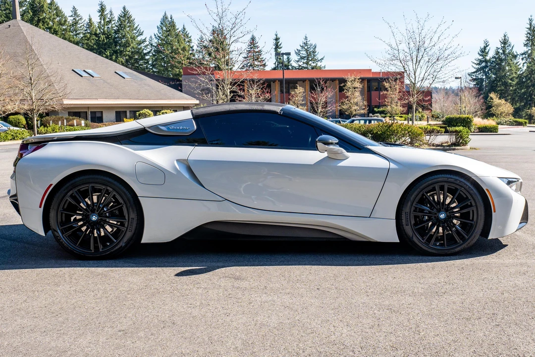 2019 BMW i8 - Image 3 of 31