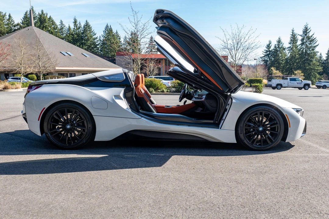 2019 BMW i8 - Image 15 of 31