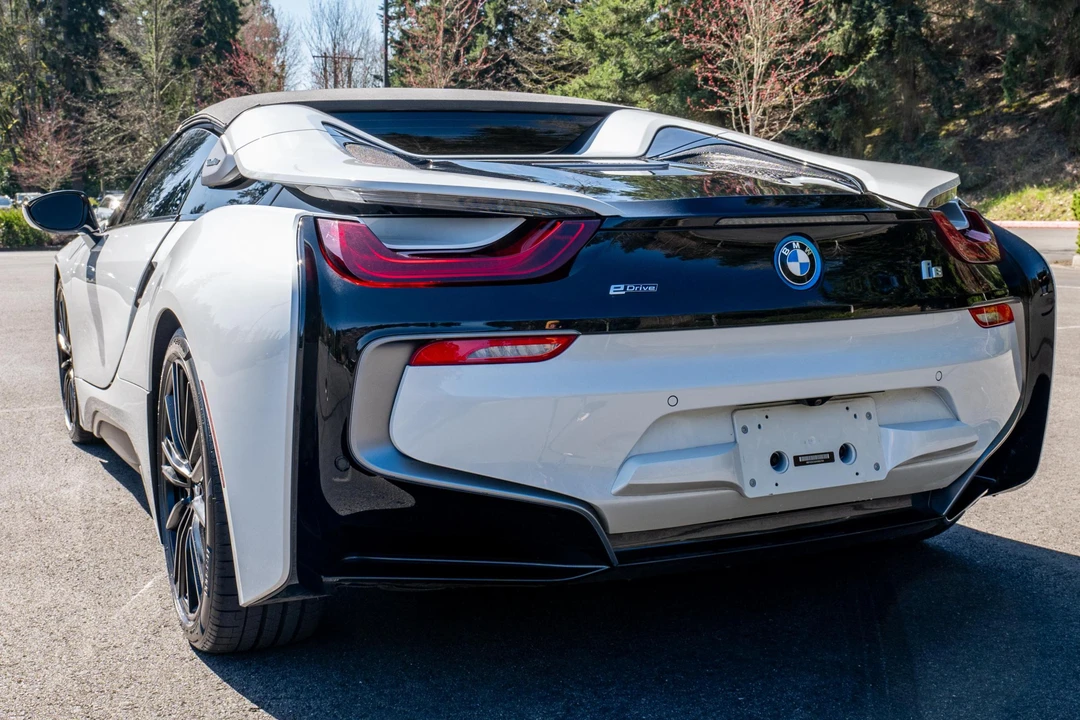 2019 BMW i8 - Image 4 of 31