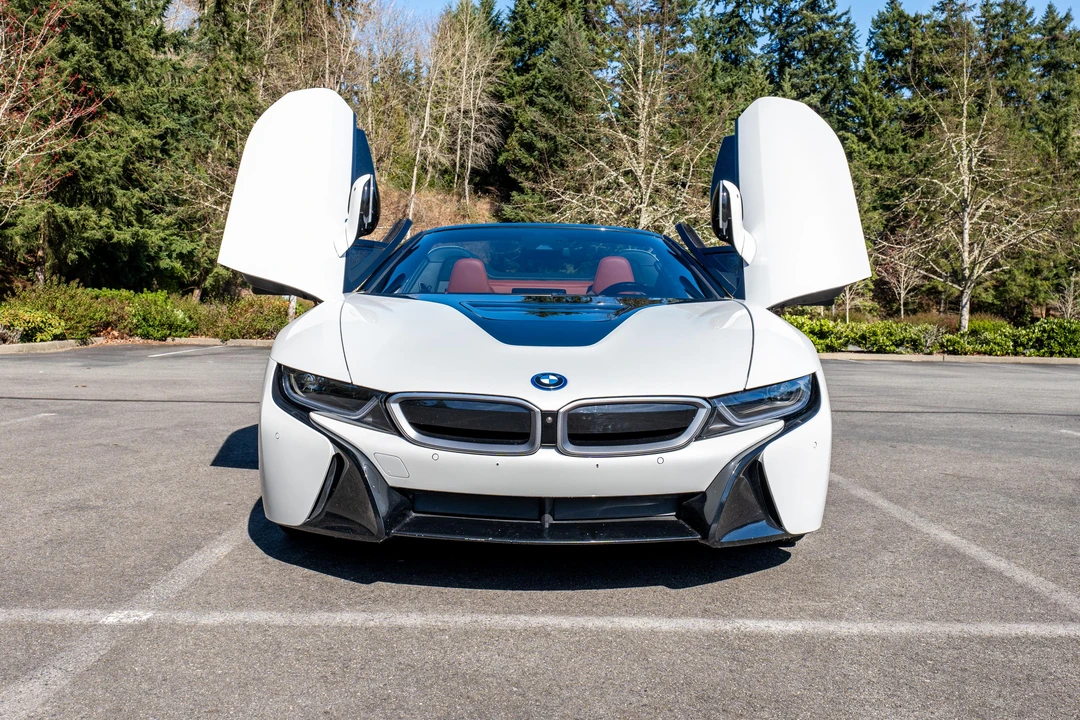 2019 BMW i8 - Image 9 of 31