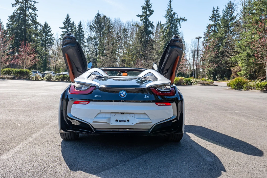 2019 BMW i8 - Image 12 of 31