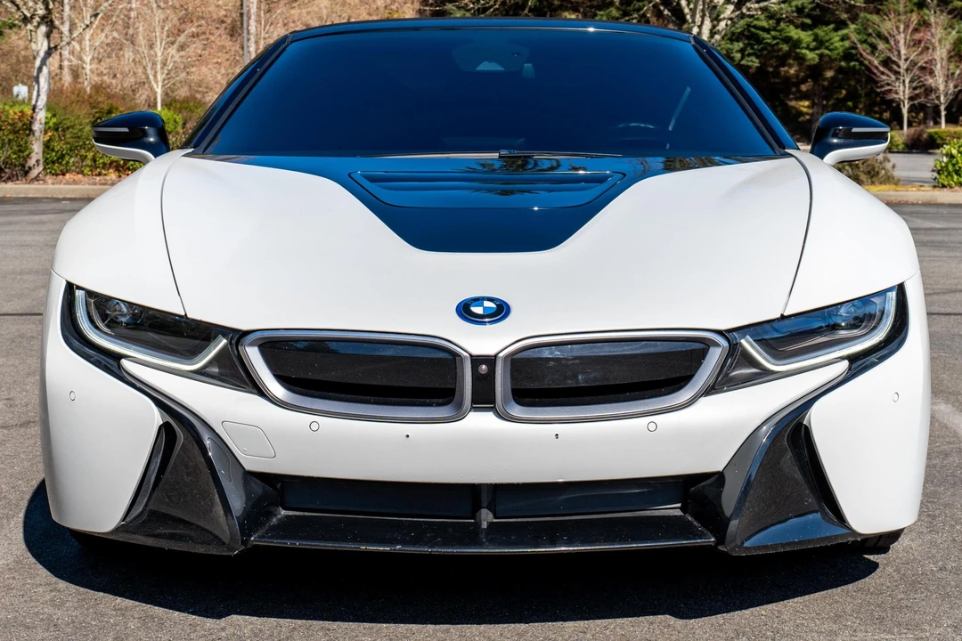 2019 BMW i8 - Image 2 of 31