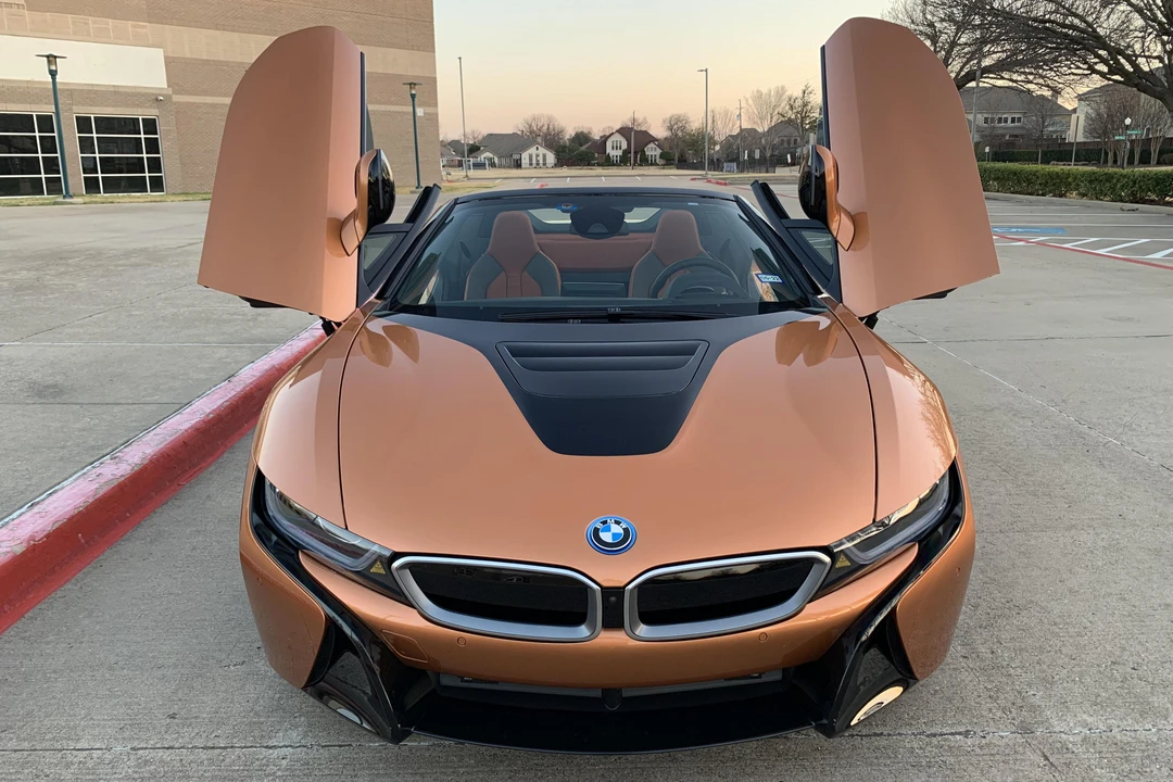 2019 BMW i8 - Image 2 of 31
