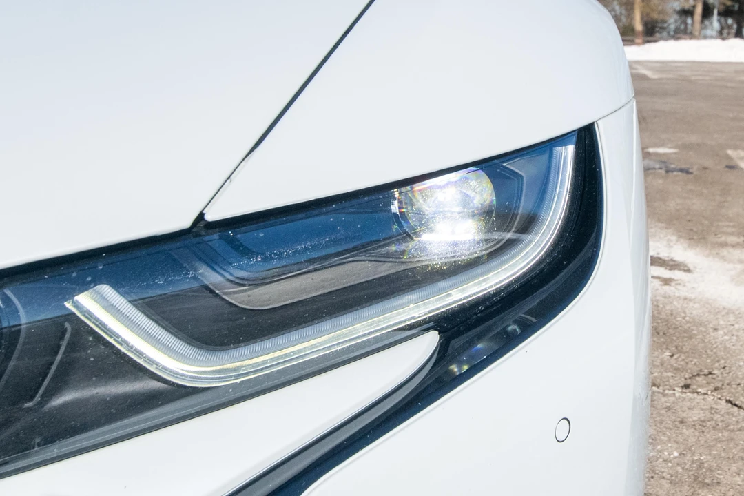 2019 BMW i8 - Image 29 of 31