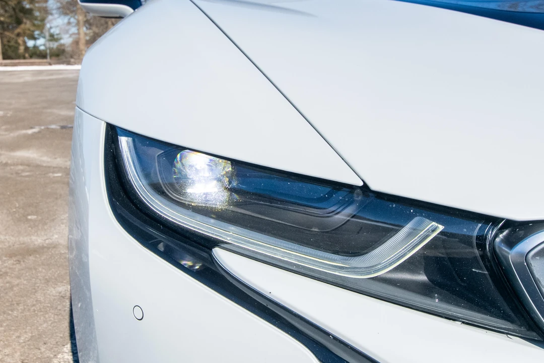 2019 BMW i8 - Image 27 of 31