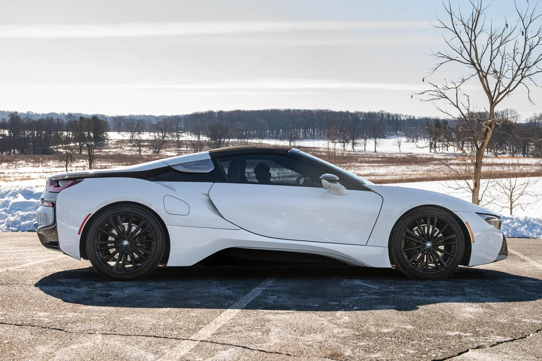 2019 BMW i8 - Image 19 of 31
