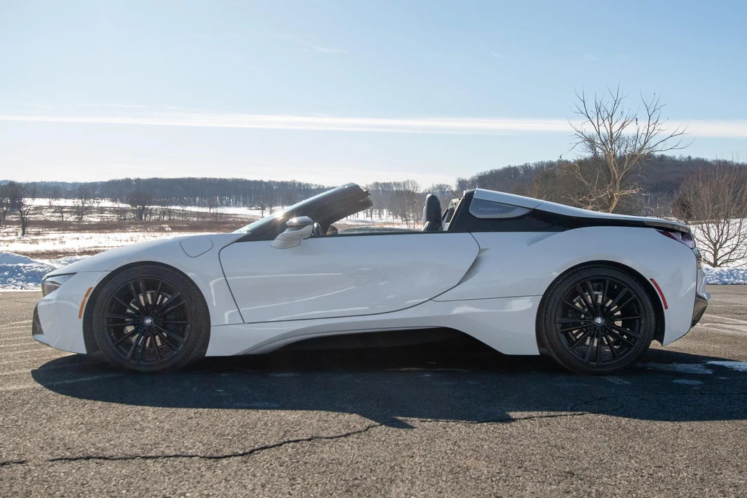 2019 BMW i8 - Image 3 of 31