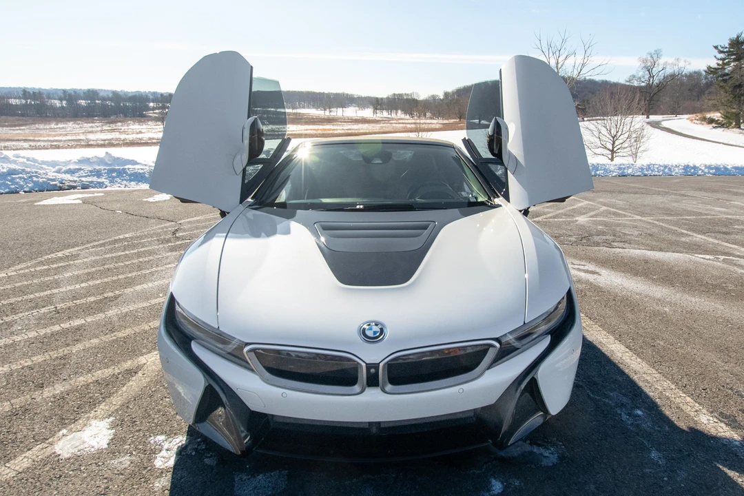 2019 BMW i8 - Image 24 of 31