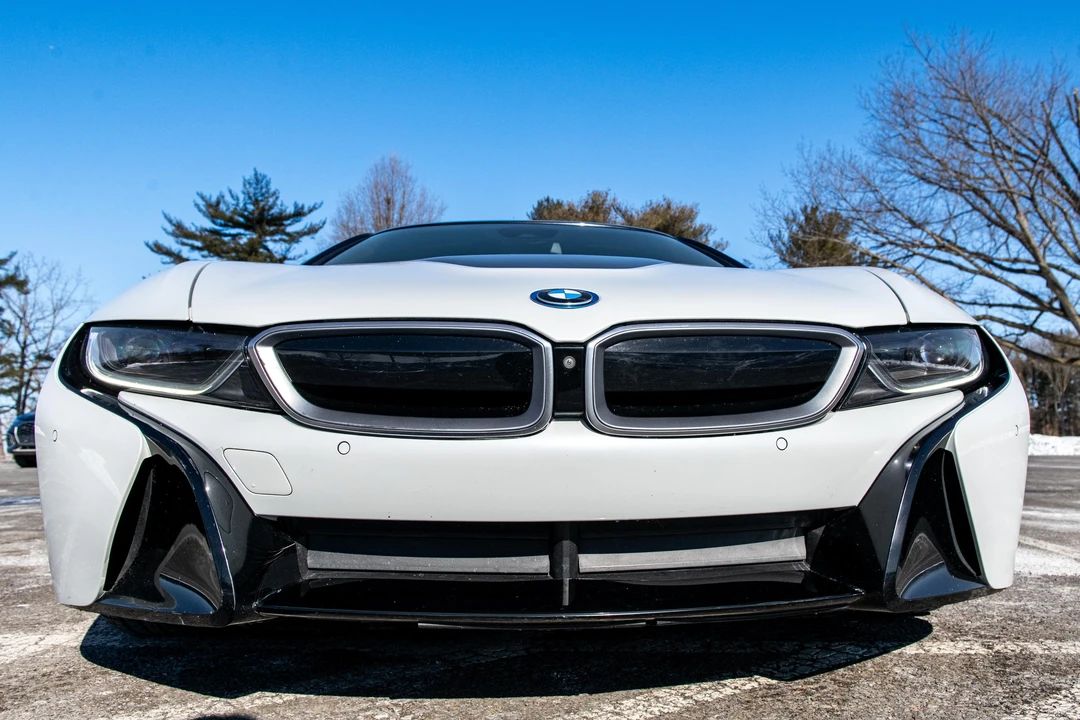 2019 BMW i8 - Image 13 of 31