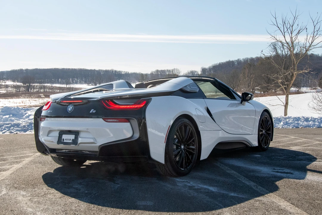 2019 BMW i8 - Image 9 of 31