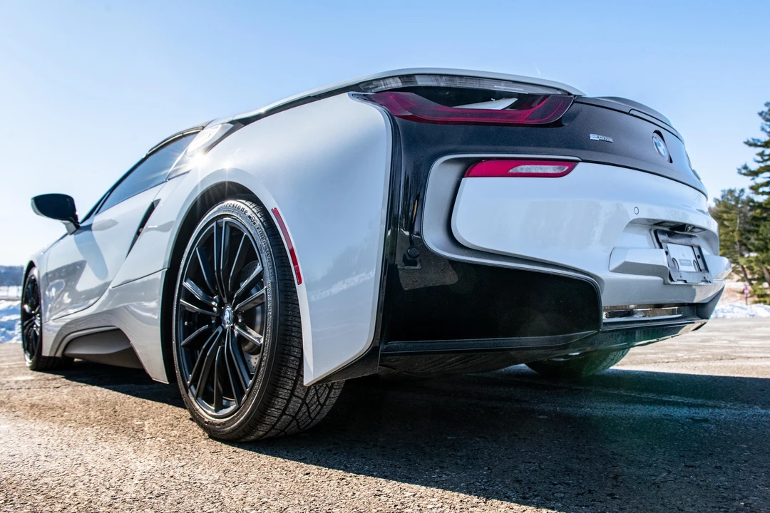 2019 BMW i8 - Image 18 of 31