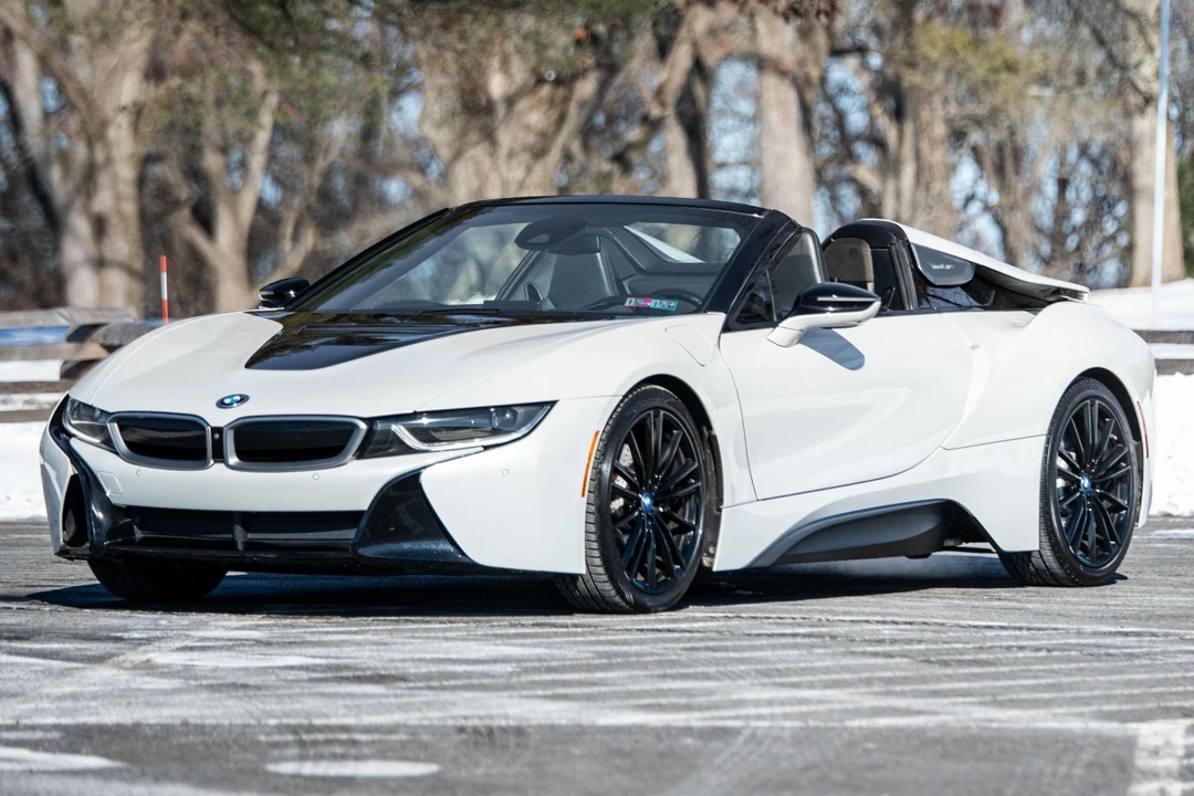 2019 BMW i8 - Image 7 of 31