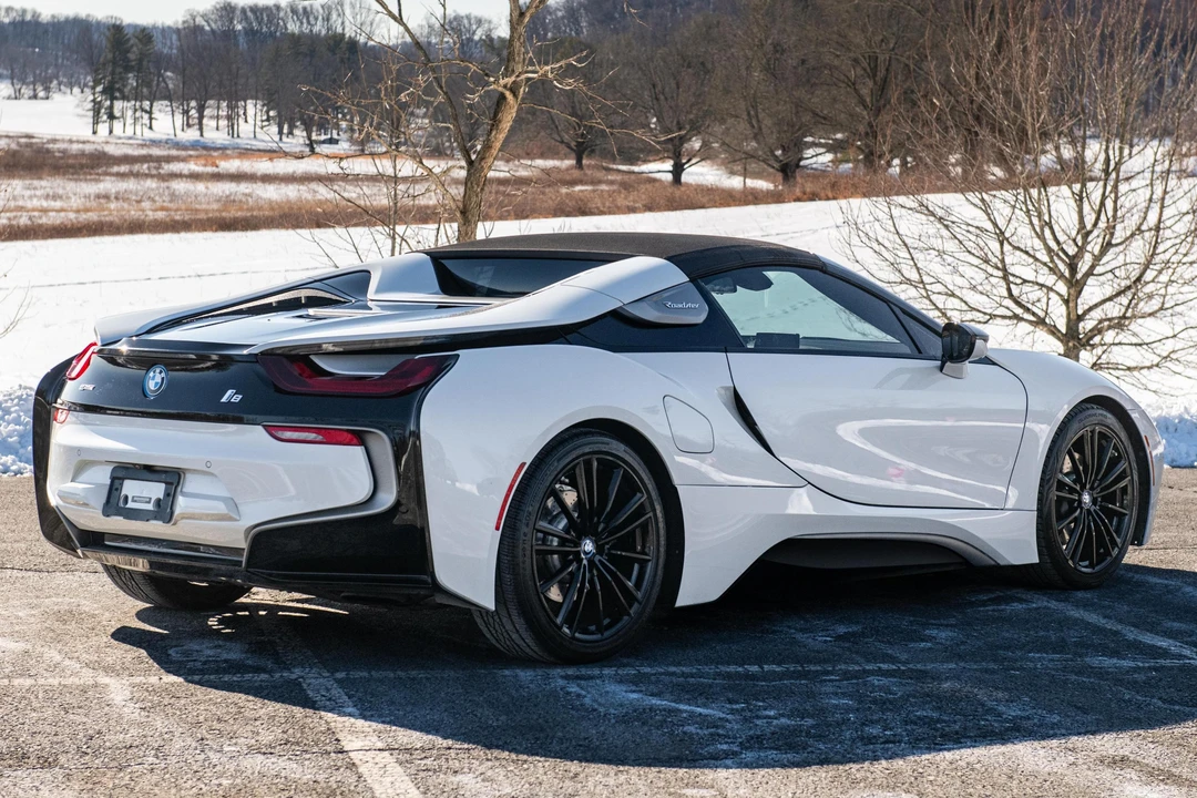 2019 BMW i8 - Image 4 of 31