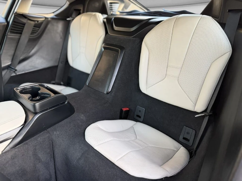 2019 BMW i8 - Image 14 of 19