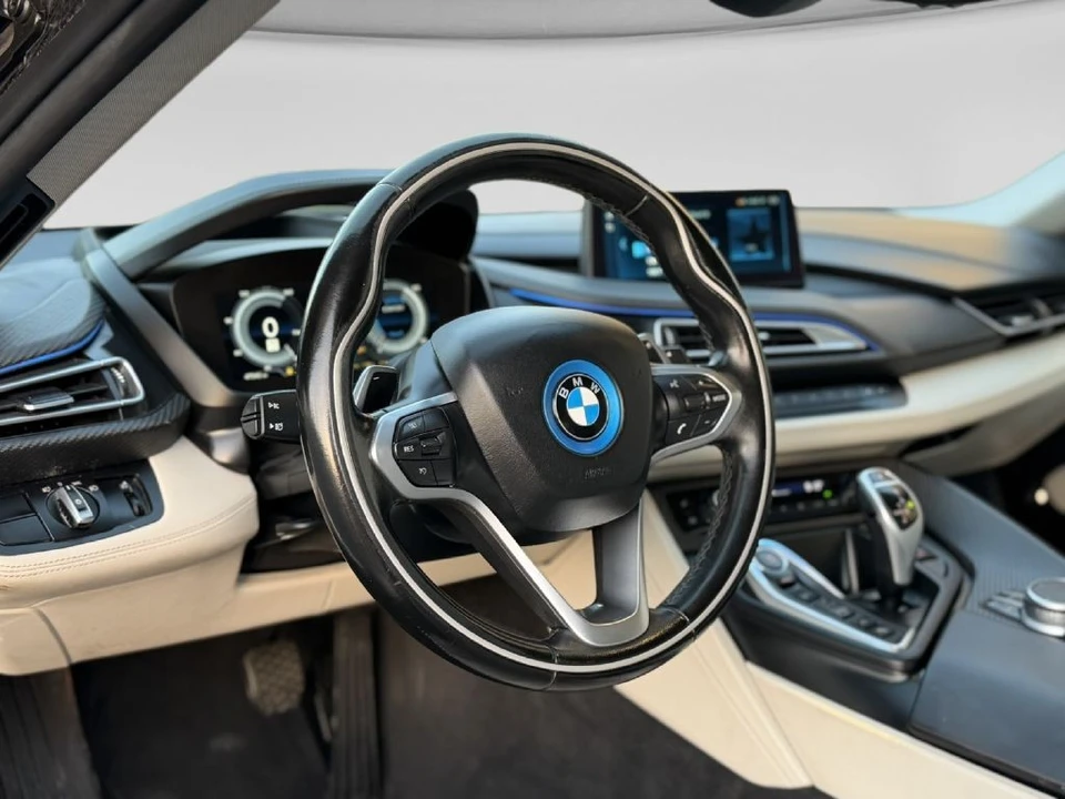 2019 BMW i8 - Image 15 of 19