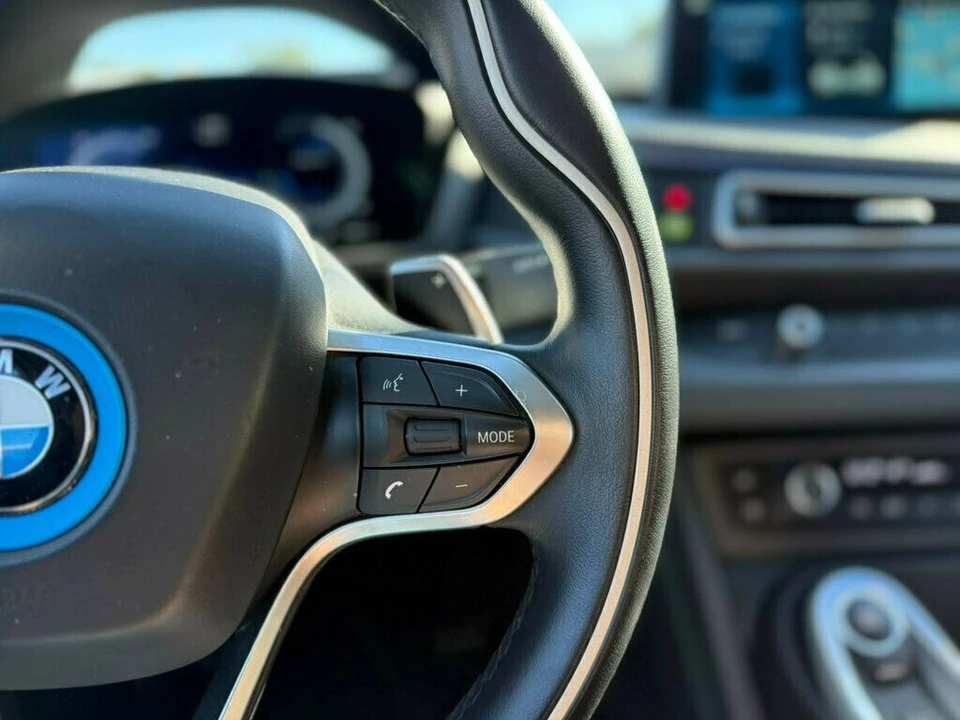 2019 BMW i8 - Image 12 of 21