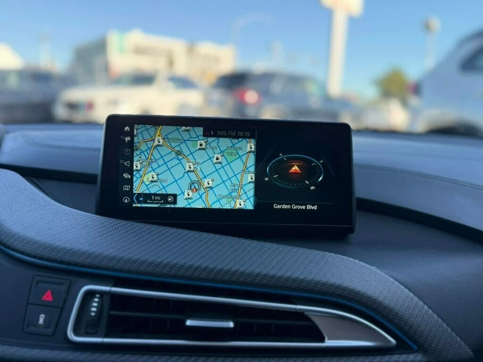 2019 BMW i8 - Image 14 of 21