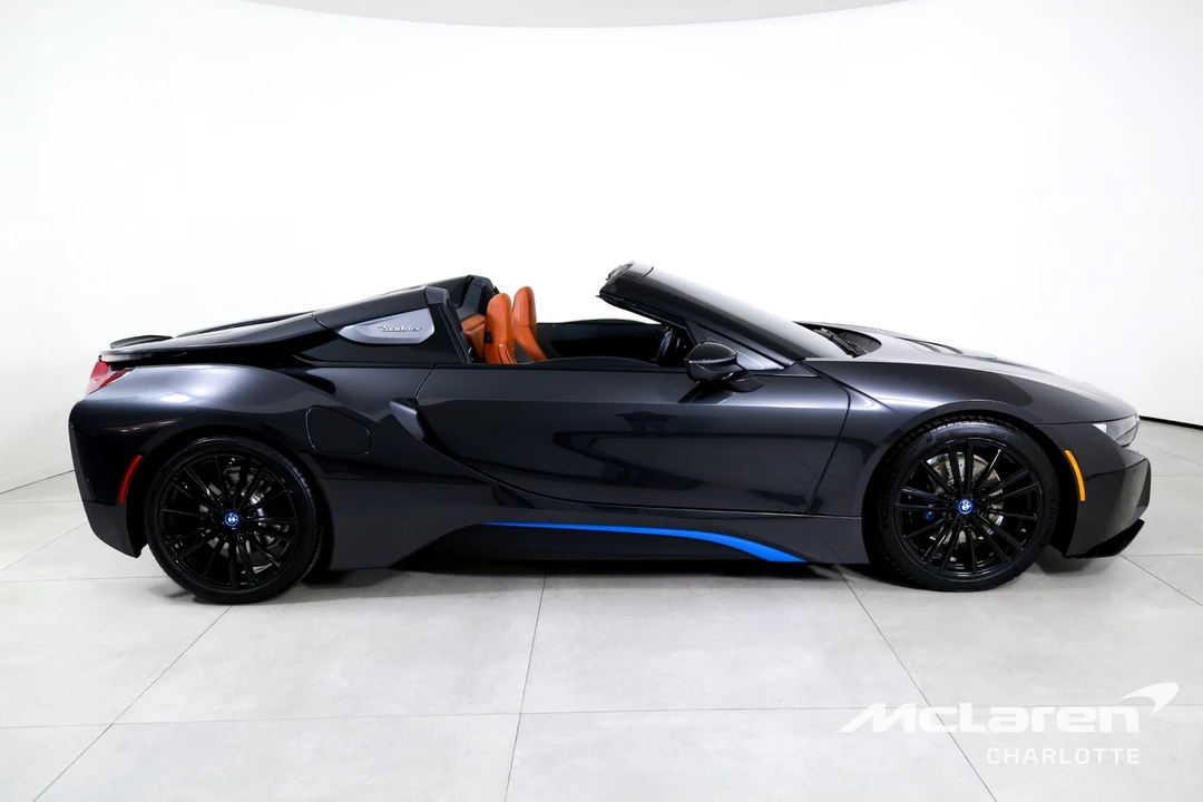 2019 BMW i8 - Image 11 of 12