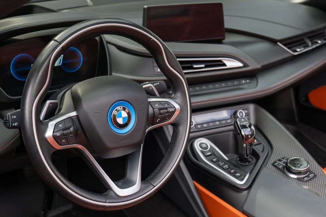 2019 BMW i8 - Image 27 of 31