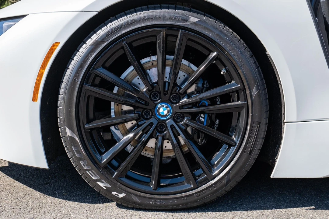 2019 BMW i8 - Image 10 of 31