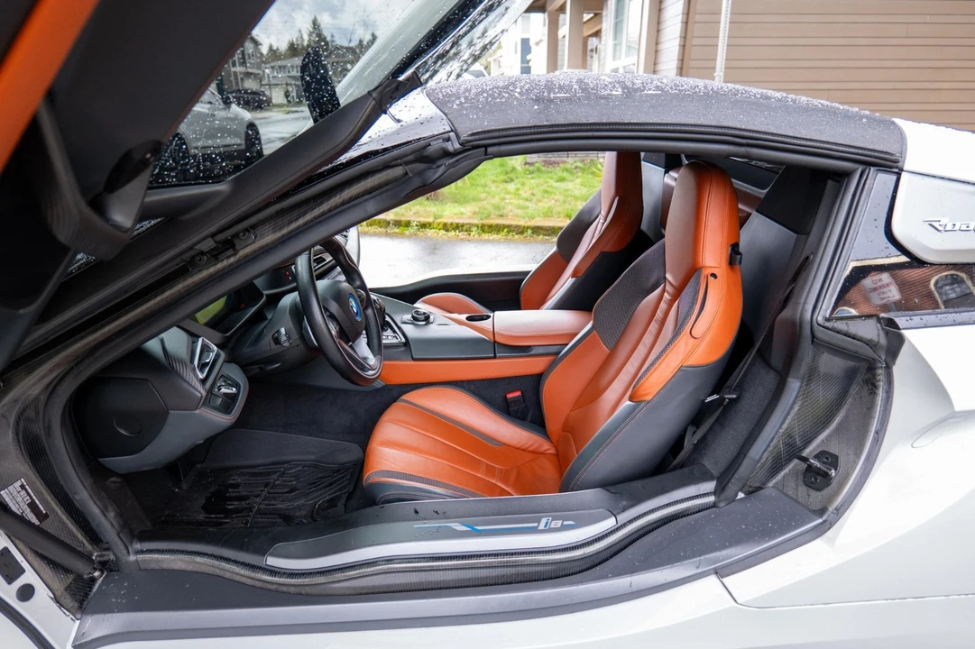 2019 BMW i8 - Image 18 of 31