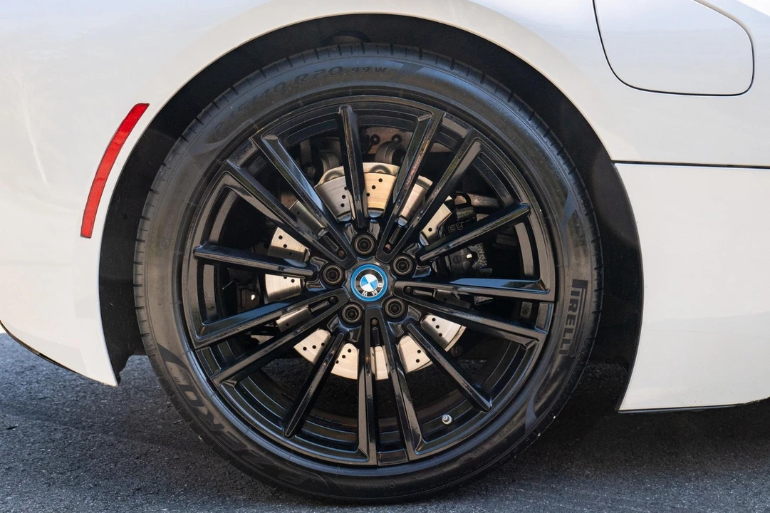 2019 BMW i8 - Image 12 of 31