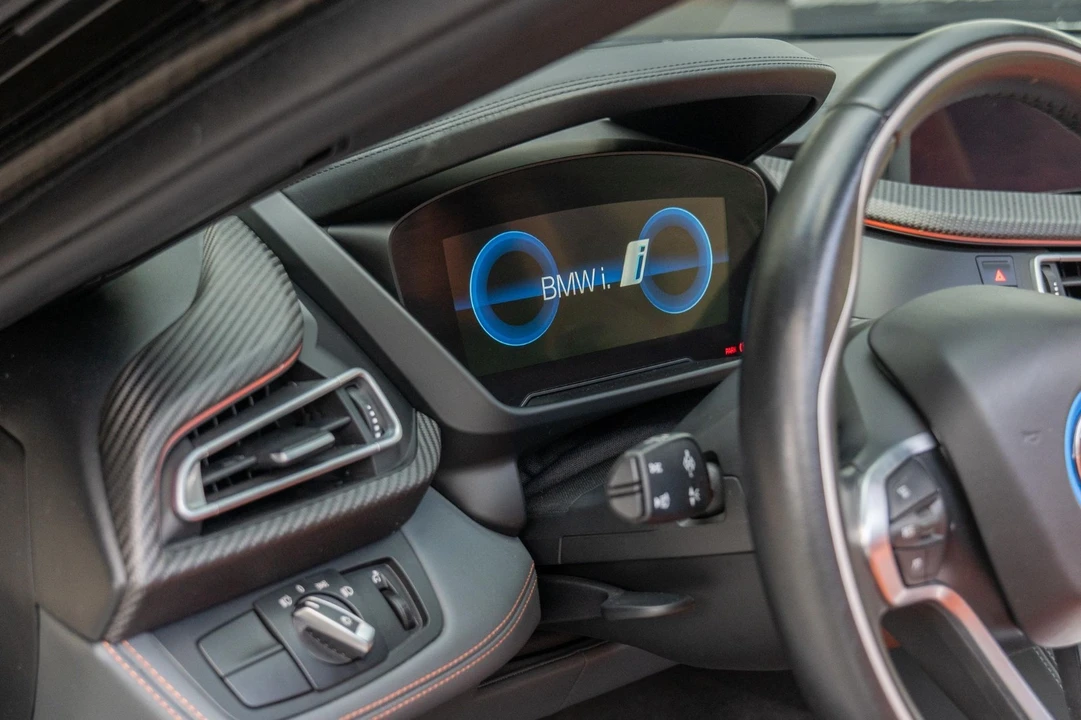 2019 BMW i8 - Image 26 of 31