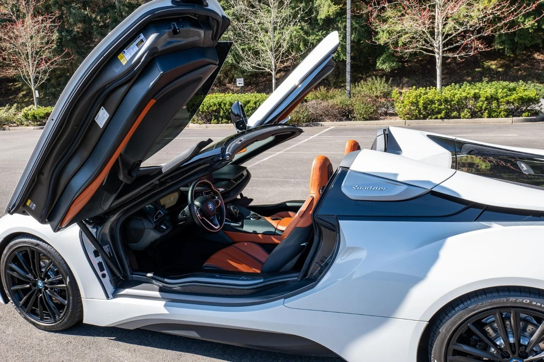 2019 BMW i8 - Image 25 of 31