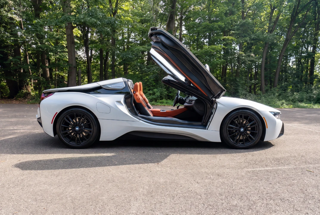 2019 BMW i8 - Image 4 of 31