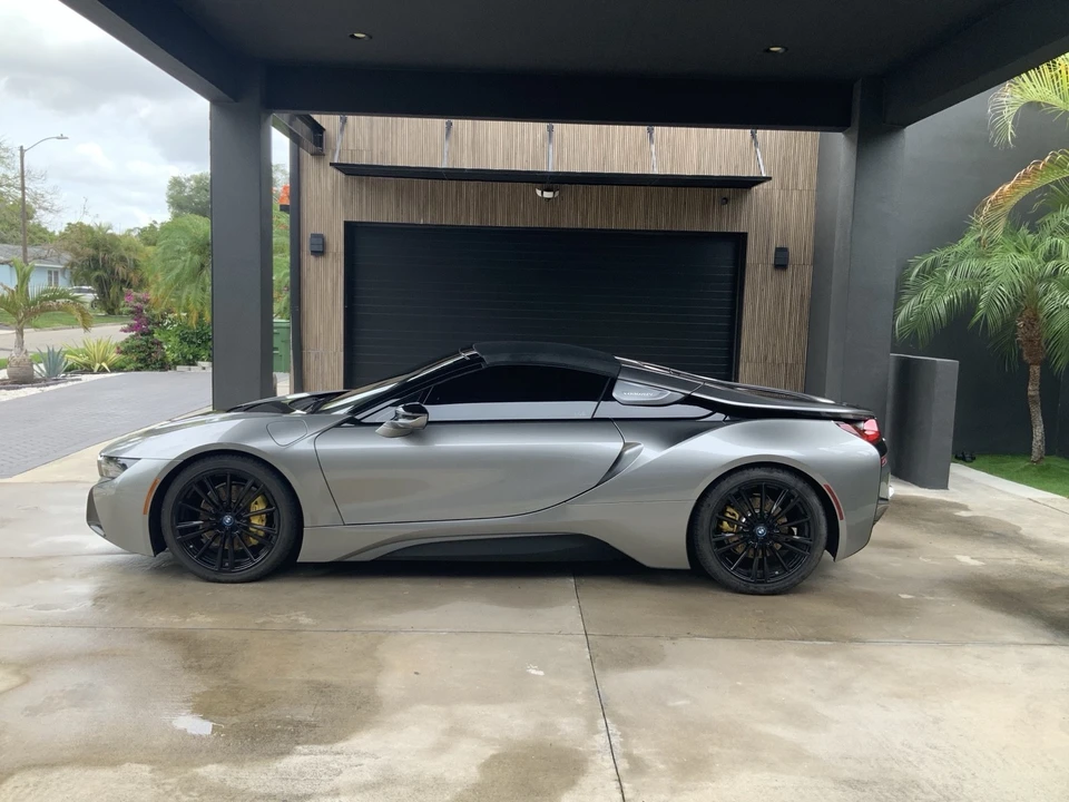 2019 BMW i8 - Image 10 of 15