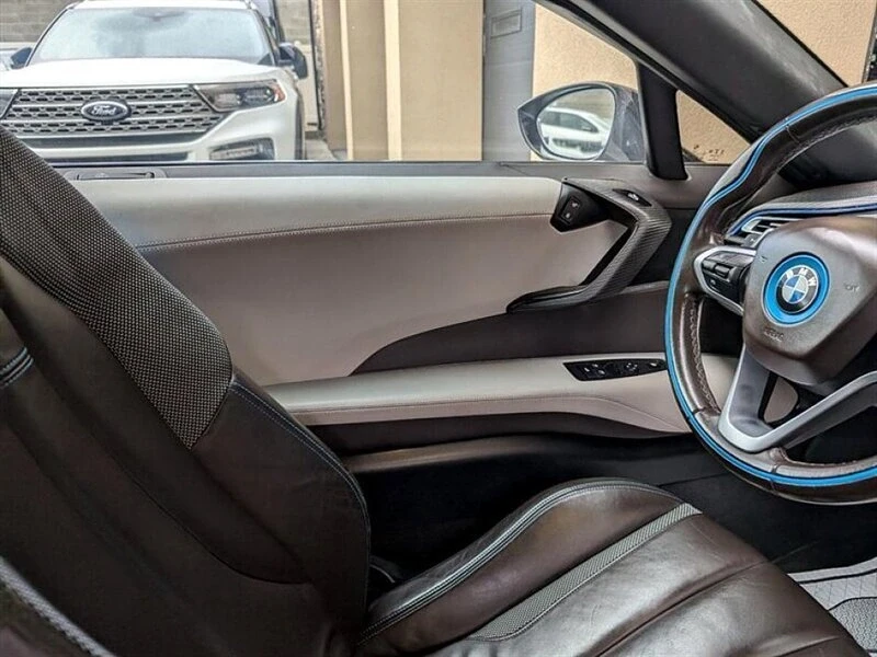 2019 BMW i8 - Image 16 of 17