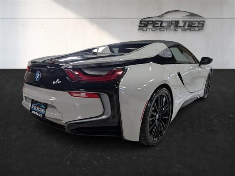 2019 BMW i8 - Image 9 of 17