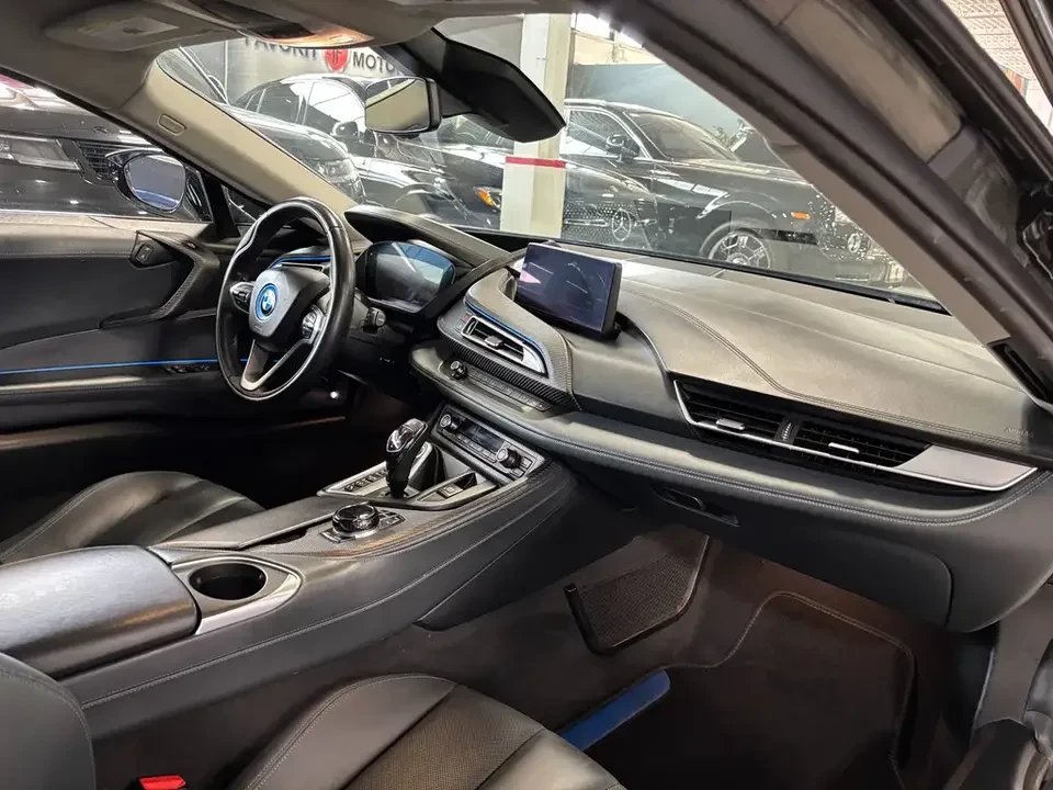 2019 BMW i8 - Image 14 of 20