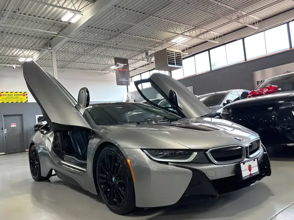2019 BMW i8 - Image 2 of 20