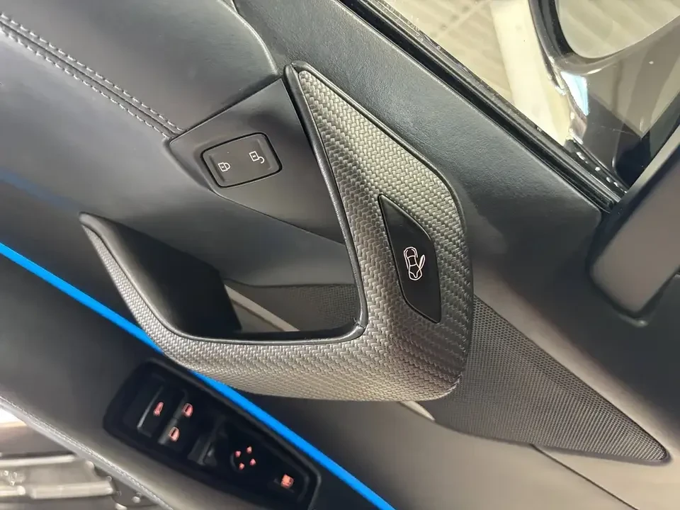 2019 BMW i8 - Image 15 of 20