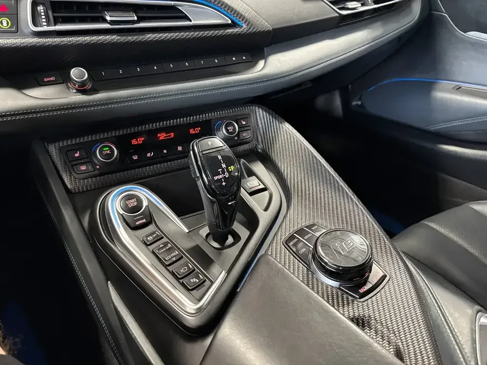 2019 BMW i8 - Image 17 of 20