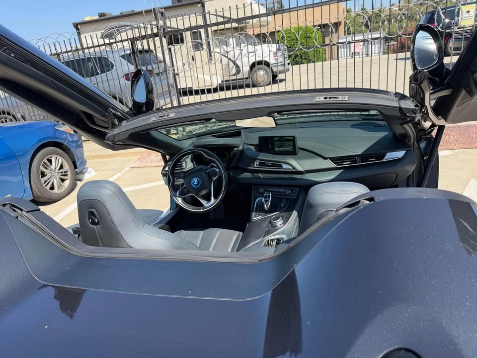 2019 BMW i8 - Image 9 of 10
