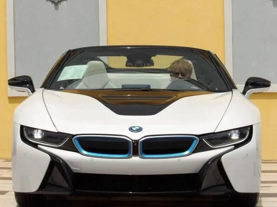2019 BMW i8 - Image 2 of 20