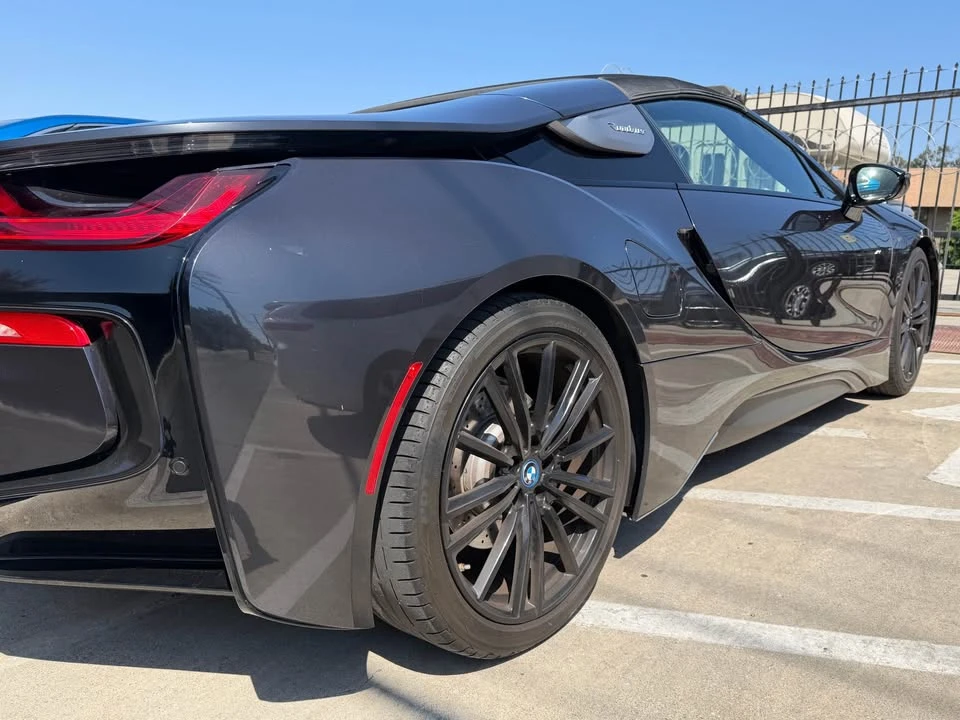 2019 BMW i8 - Image 2 of 10