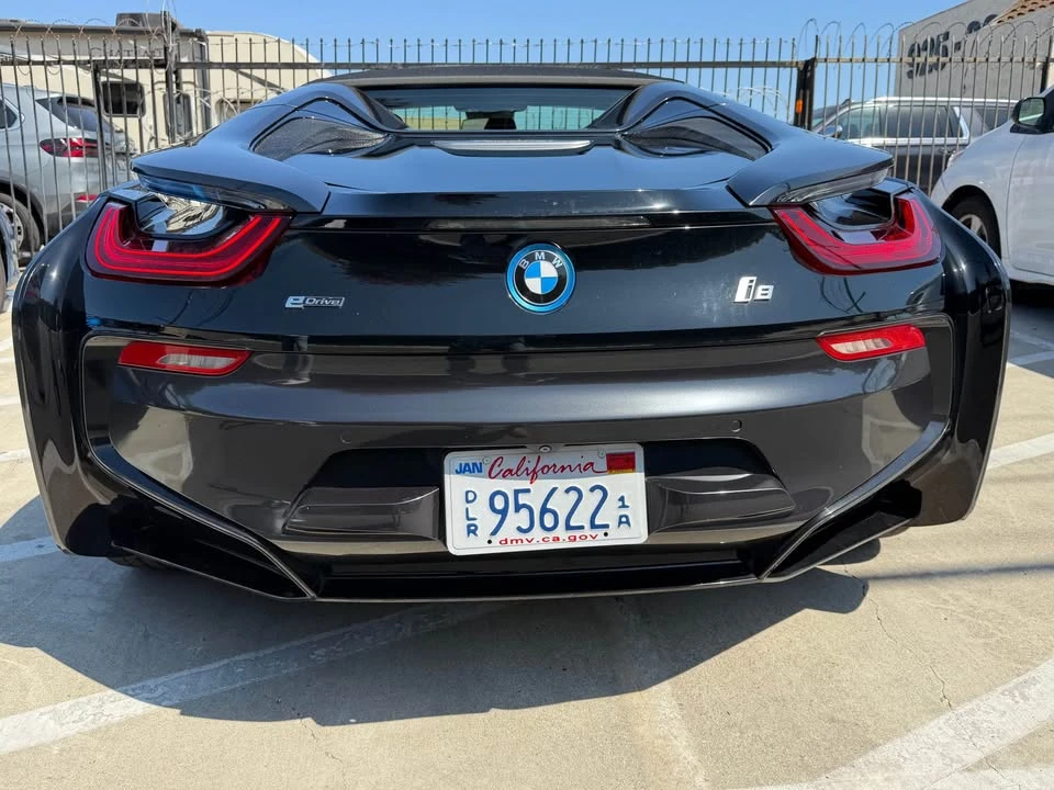 2019 BMW i8 - Image 4 of 10