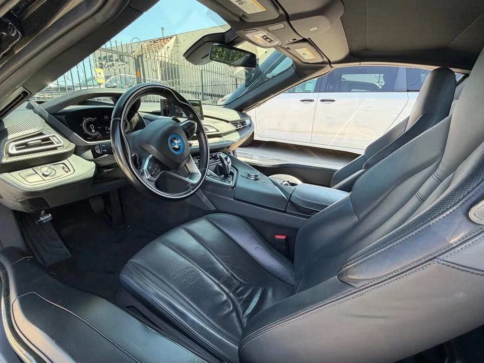 2019 BMW i8 - Image 5 of 10