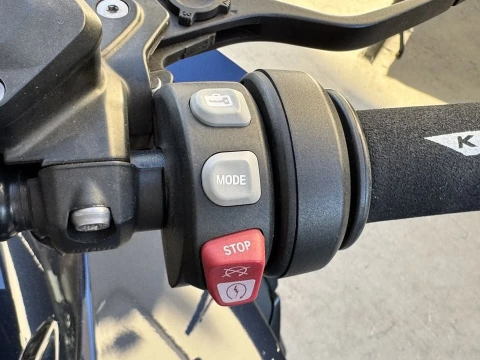 2019 BMW K1600 - Image 11 of 17
